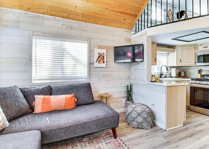 Holiday home Pet-friendly Show W/ Trail Access! *