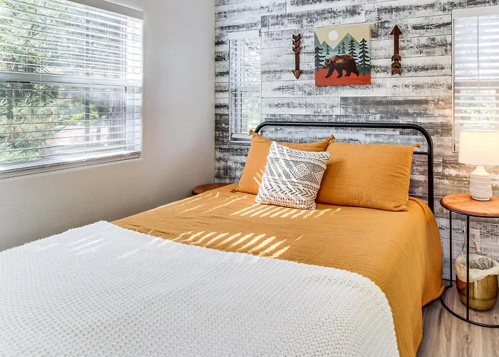 Pet-friendly Show W/ Trail Access! Holiday home *