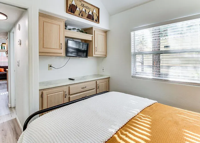 Pet-friendly Show W/ Trail Access! Holiday home