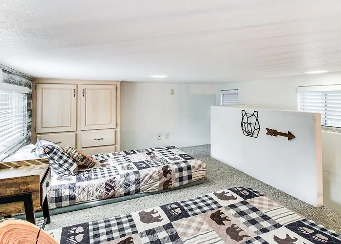 Holiday home Pet-friendly Show W/ Trail Access! Show Low